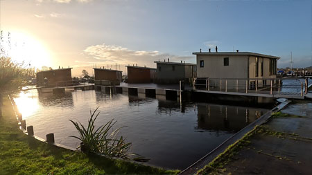 Hausboote im Center Parcs De Eemhof