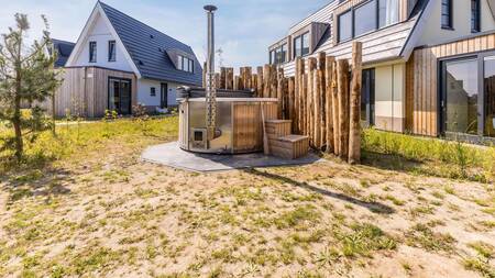 Villa mit holzbefeuertem Whirlpool im Landal De Strabrechtse Vennen