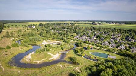 Luftaufnahme des Naturspielplatzes und Ferienparks Landal Orveltermarke
