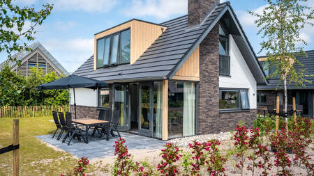 Freistehendes Ferienhaus mit großem Garten im Landal Residence Berger Duinen