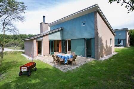 Ein Ferienhaus mit Garten im Roompot Vakantiepark Kijkduin