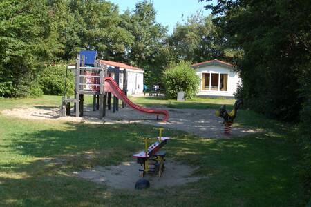 Spielplatz für Chalets im Ferienpark Roompot Kustpark Texel